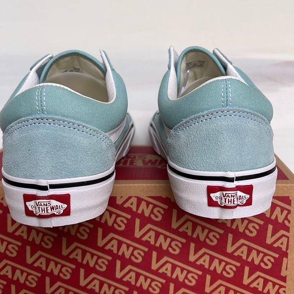 Vans WMNS Old Skool
Color Theory Canal Biue
VN0007NTH70
Sneakers - Picture 14 of 16